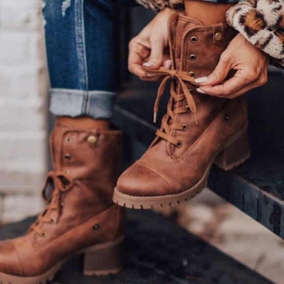 LIAM Vegan Fur Boot - TAN - Picture 3 of 3